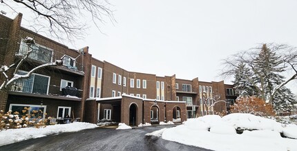 Building Photo - 1550 Sandpebble Dr