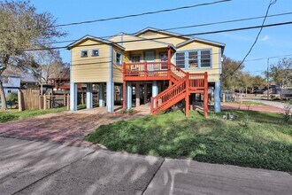 Building Photo - 631 Clear Lake Rd