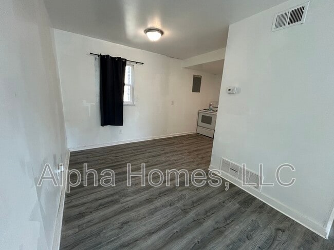 Building Photo - 59 Stevens Ave