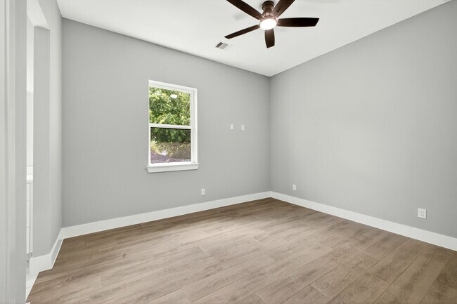 Foto del edificio - 4517 Larch Ln