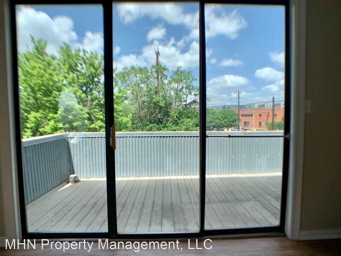 Primary Photo - 2 br, 2.5 bath House - 1023 Avenue B Unit 3