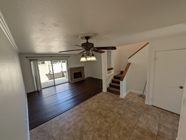 Foto del edificio - 5927 E Creekside Ave