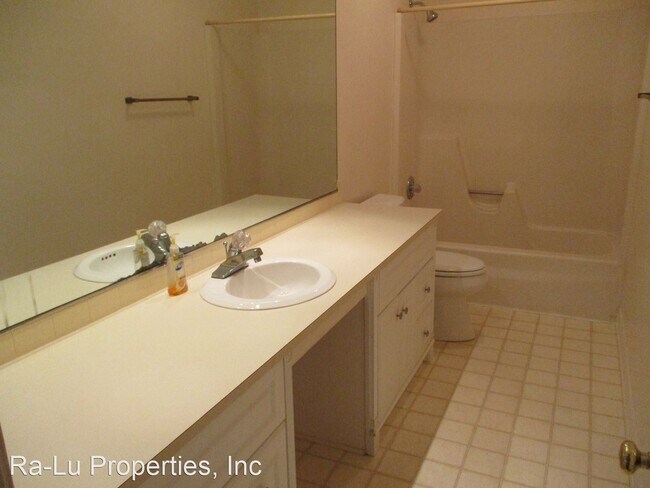 Building Photo - 1438 Country Meadow Ln