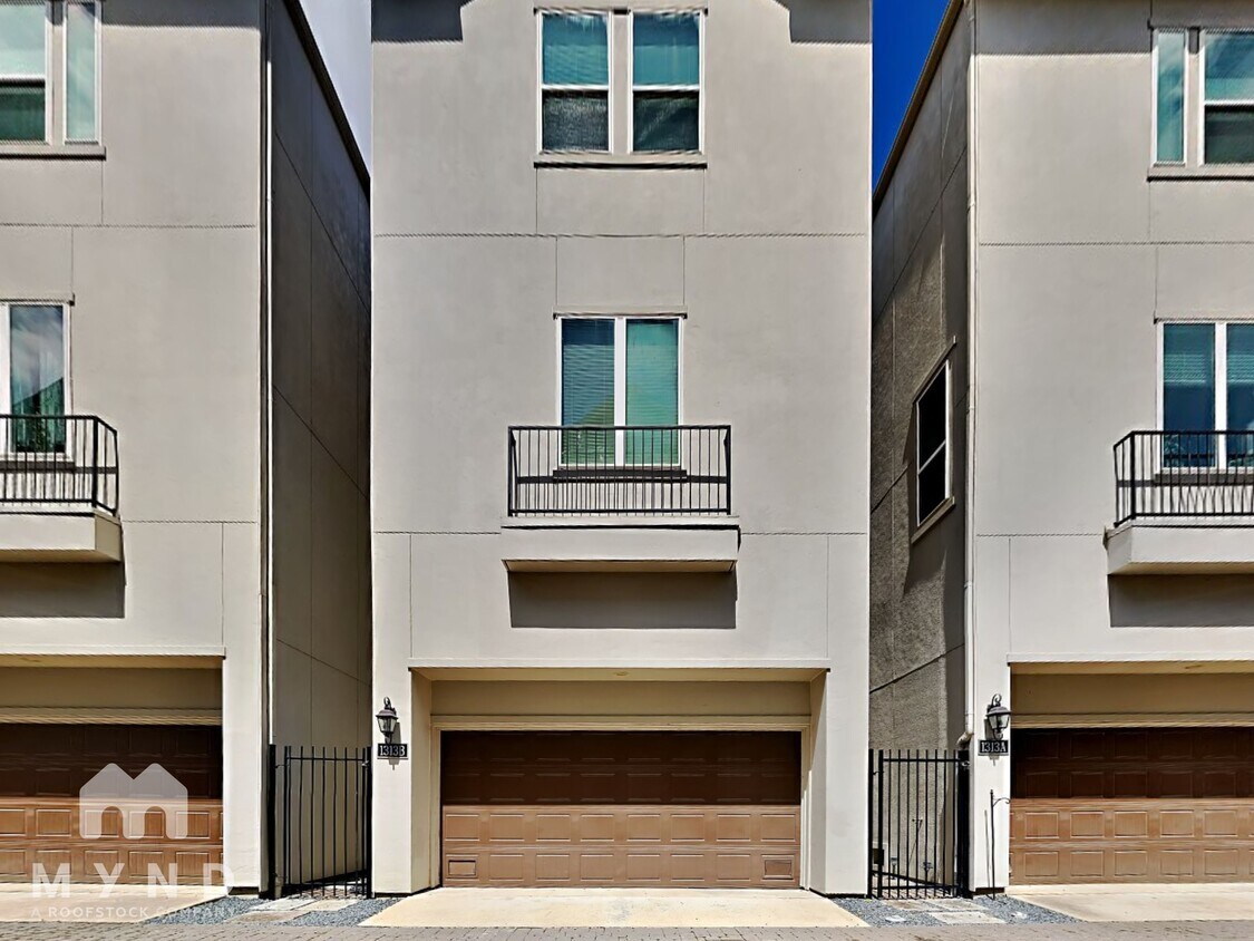 Foto principal - 1313 W 24th St