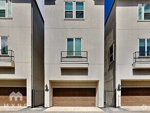 Building Photo - 1313 W 24th St