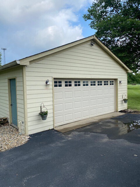 2 car garage - 5400 N County Road 1000 E