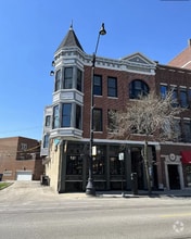 Building Photo - 2624 N Lincoln Ave