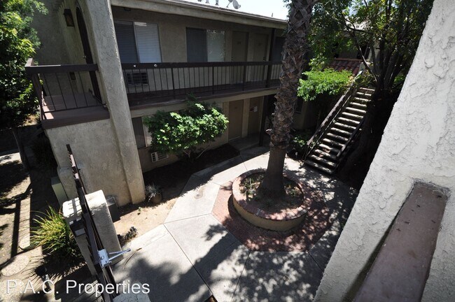 Building Photo - 1 br, 1 bath Apartment - 13846 Sherman Way...