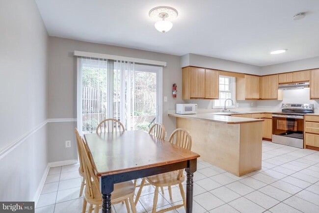 Foto del edificio - 4685 Forestdale Dr