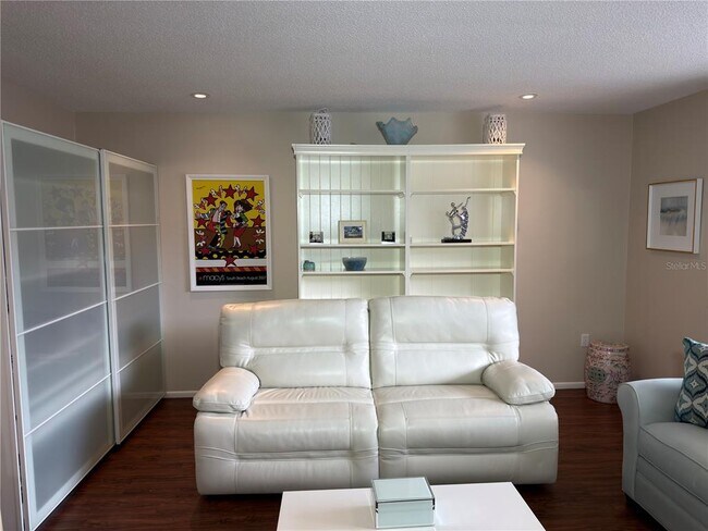 Foto del edificio - 2650 Pearce Dr