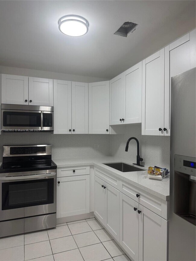 Foto del edificio - 3141 SW 24th Ter