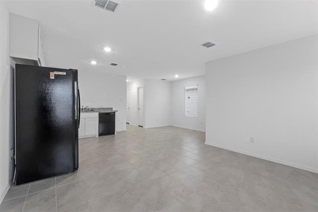 Foto del edificio - 144 Thresher Ln