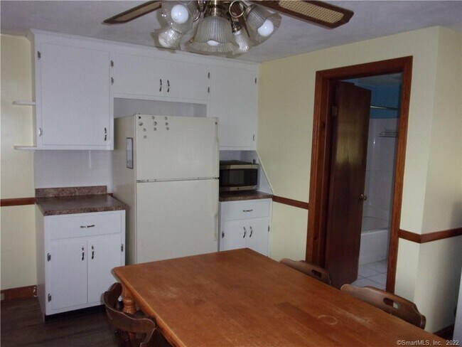Building Photo - 287 Plains Rd