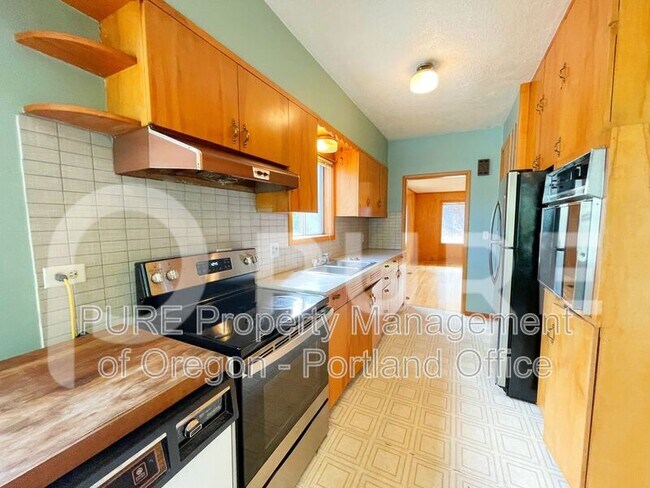 Building Photo - 1737 N Rosa Parks Way