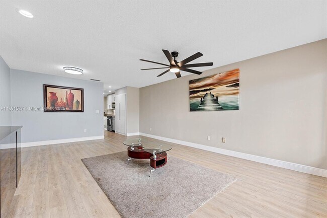Foto del edificio - 4042 NW 181st Ln