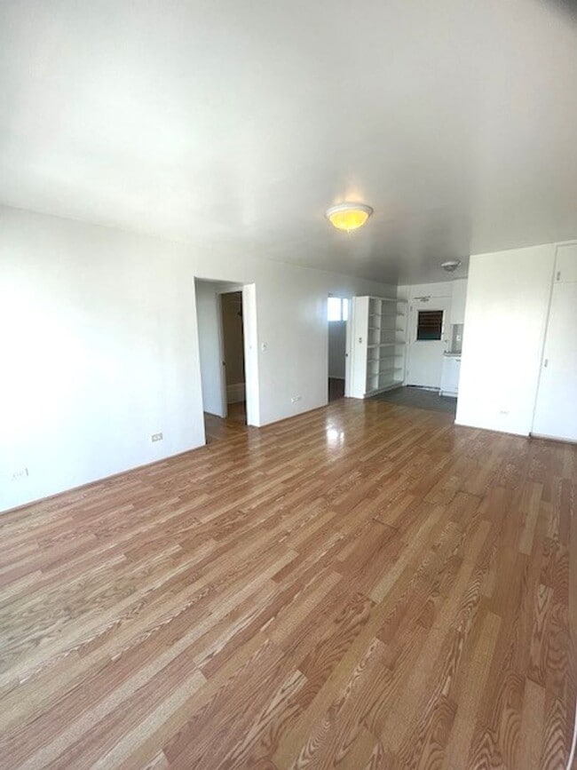 Foto del edificio - 3 Bedroom / 1.5 Bath in Honolulu