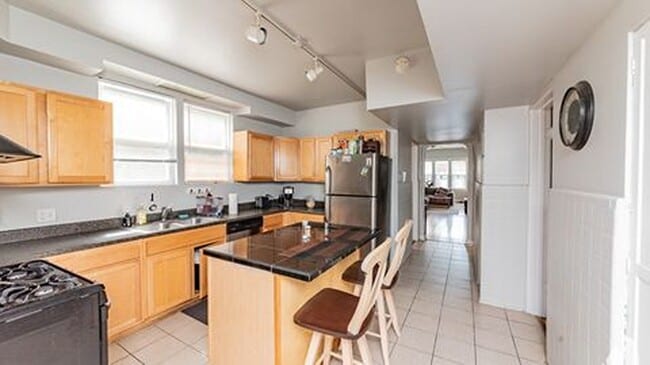 Foto del edificio - 1456 W Irving Park Rd
