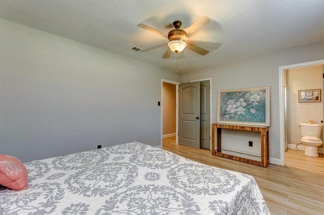 Building Photo - 13810 Wickersham Ln