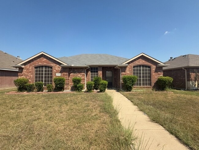 Photo - 2333 Cedarwood Dr House