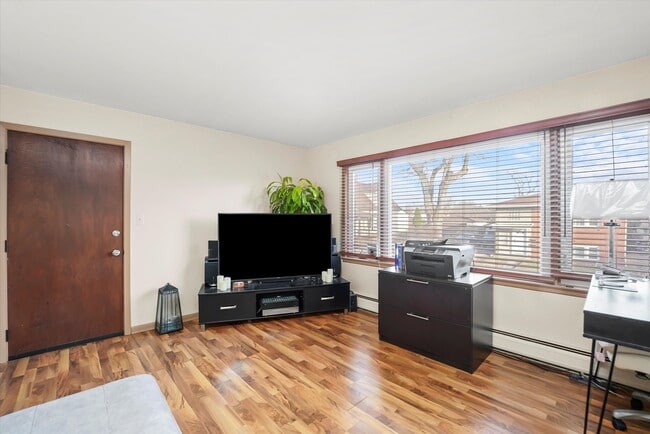 Building Photo - 69 E Quincy-2