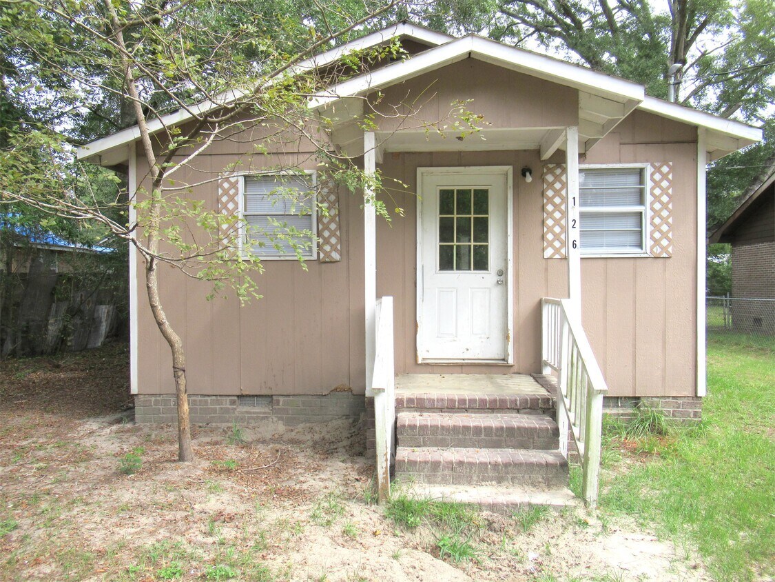 Primary Photo - 126 Lewis St