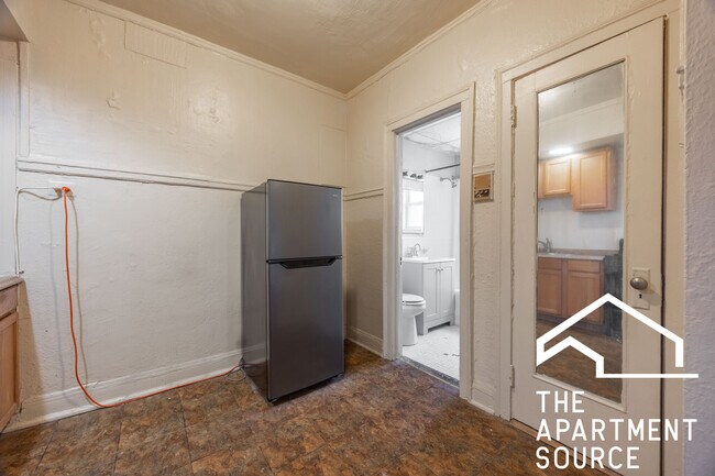 Foto del edificio - 6930 N Greenview Ave