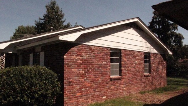 Foto del edificio - 2703 S Taft St