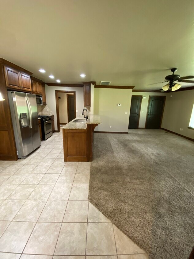 1840 NE 135th St, Oklahoma City, OK 73131 Townhouse for Rent in