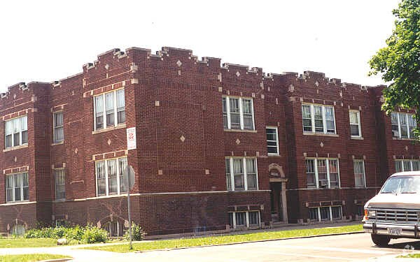 Foto principal - 6355-6357 S Francisco Ave