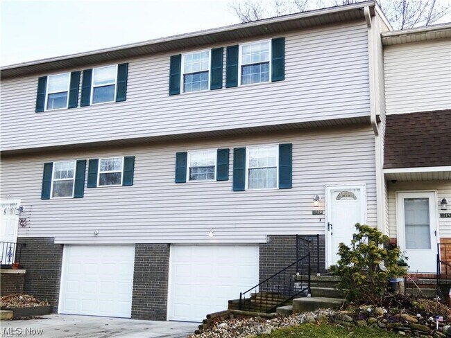 Foto del edificio - 1320 Cedarwood Dr