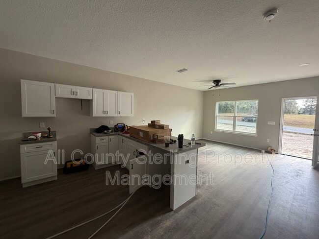 Foto del edificio - 1418 SE Magnolia Loop