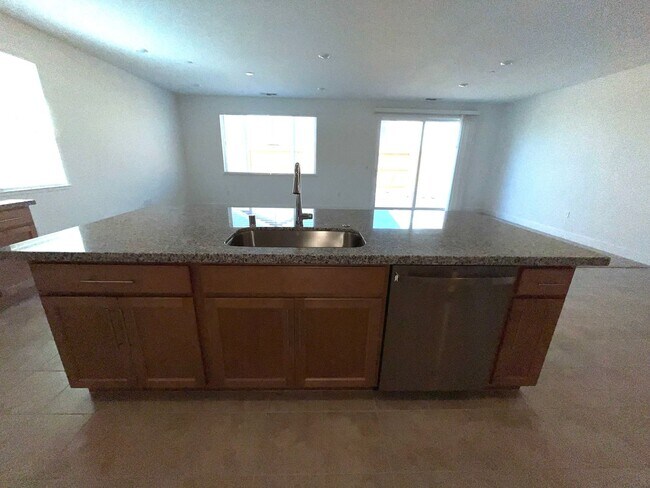 Foto del edificio - 4 BR, 2.5 Ba, 2262SF, Single Story, Solar ...