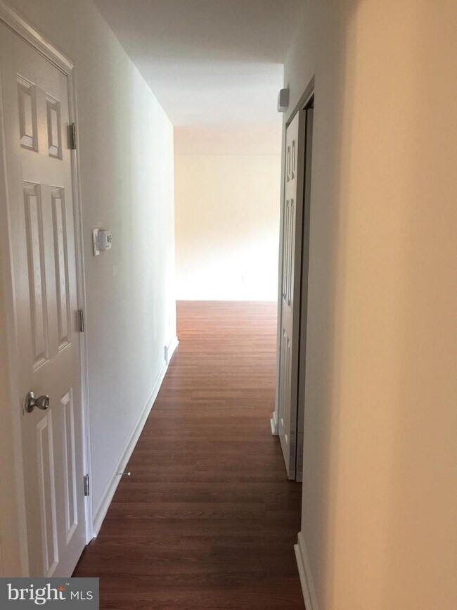 Foto del edificio - 3401 Sylvan Dr