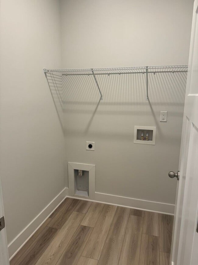 Foto del edificio - NEW BUILD! Offering $1000.00 off  with a move in by 1/15/2026!