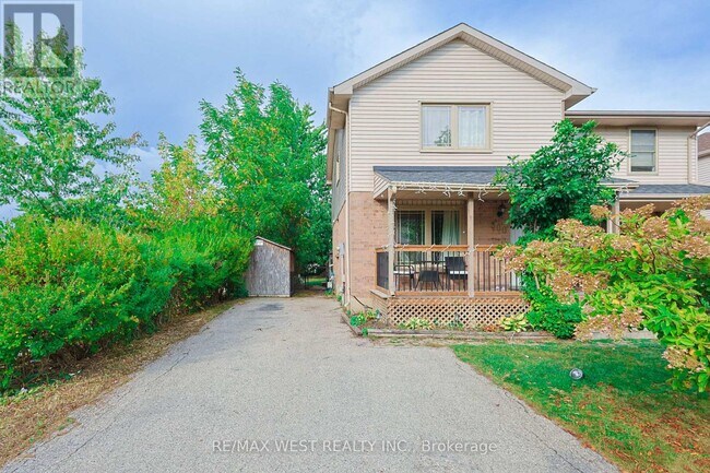 Photo du bâtiment - 300 Crawford St