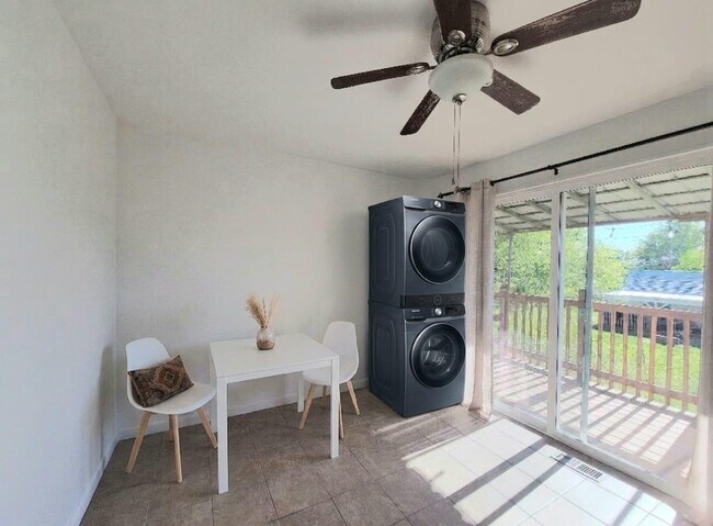 Lavandería y comedor - 1779 N 550 W