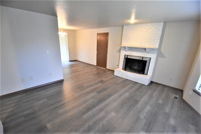 Building Photo - 20628 36th Ave W
