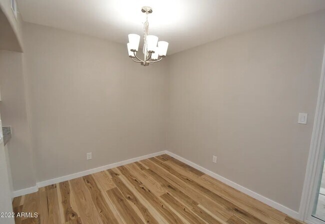 Building Photo - 8208 N 33rd Ln