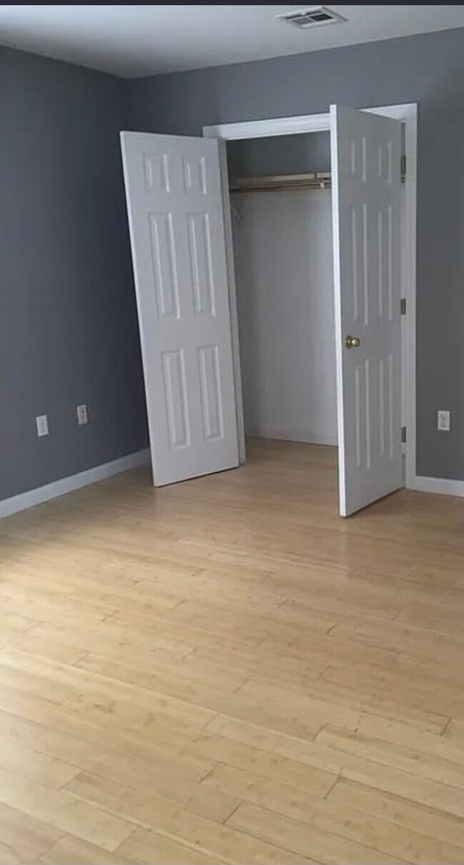 Foto del edificio - 14 Calef St