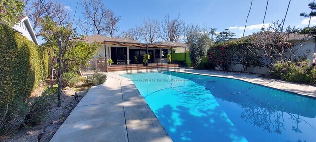 Building Photo - $500 off 1st Month ~ Beautiful Pool House ...
