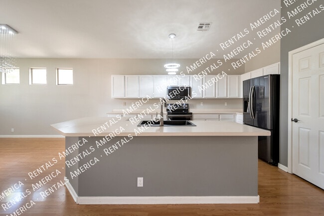 Building Photo - 1674 E Washington Ct