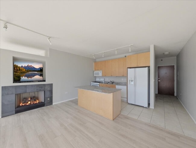 Photo - 701 S Wells St Apartment