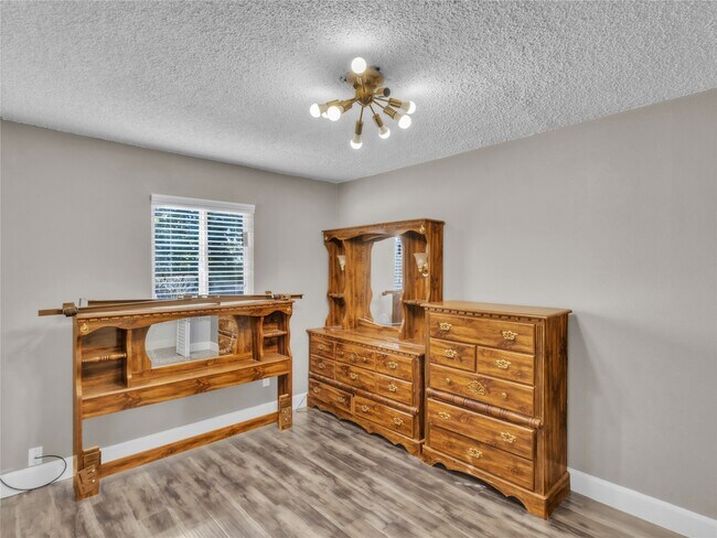 Building Photo - 7044 S Dairy Ashford Rd