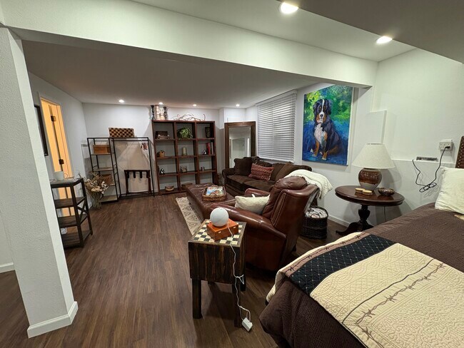 Building Photo - 9366 Cornell Cir