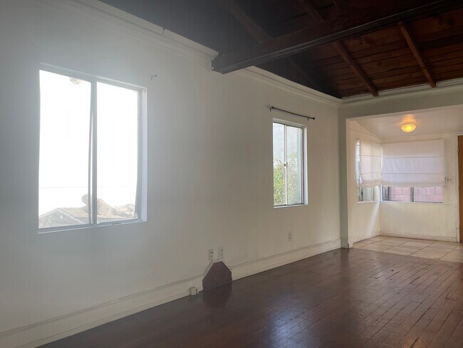 Foto del edificio - 3106 Marathon St