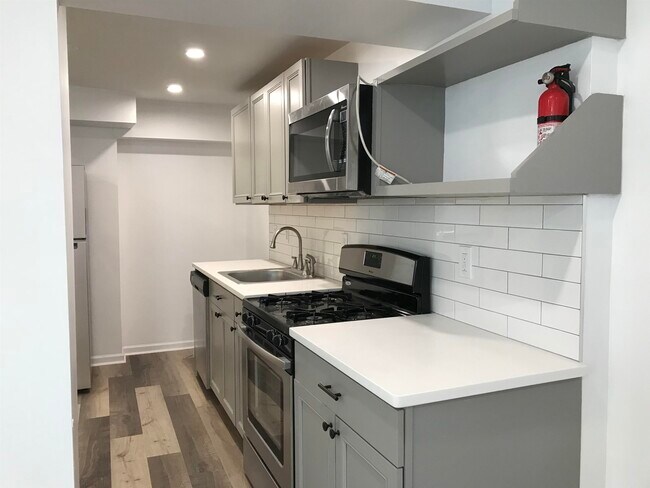 Foto del edificio - 348 1st St