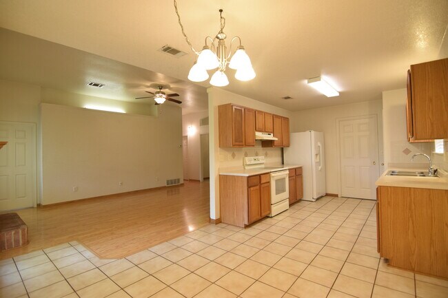 Foto del edificio - 4206 Ledgestone Dr