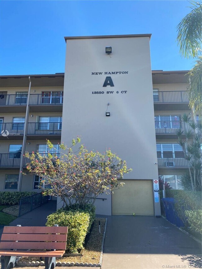 Building Photo - 13550 SW 6th Ct