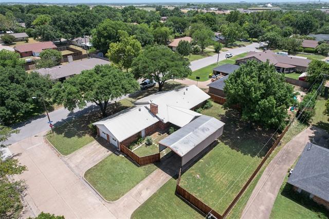 Foto del edificio - 1421 Meadow Ln