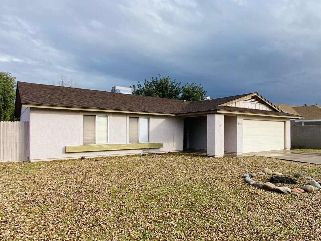 Foto principal - 2323 N Evergreen St